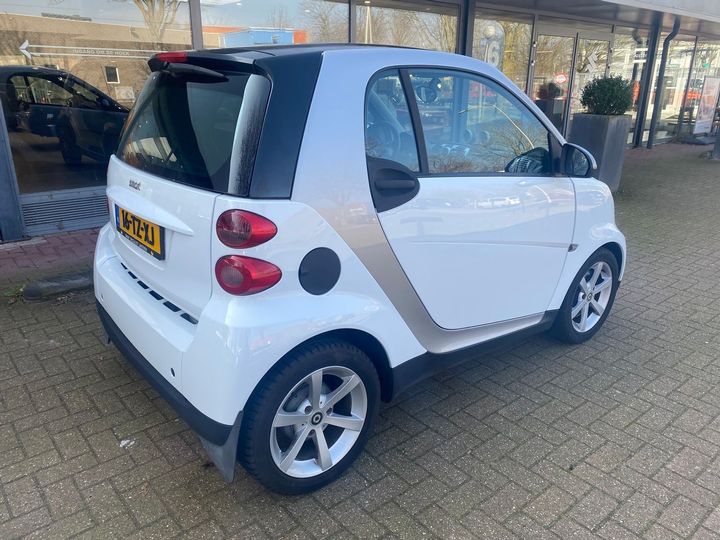 Photo 3 VIN: WME4513311K003133 - SMART FORTWO COUP 