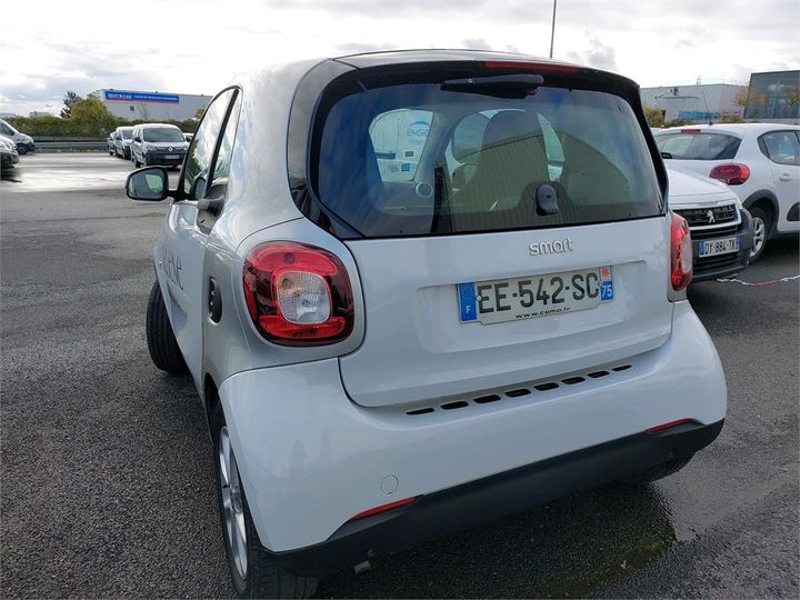 Photo 3 VIN: WME4533421K142682 - SMART FORTWO 