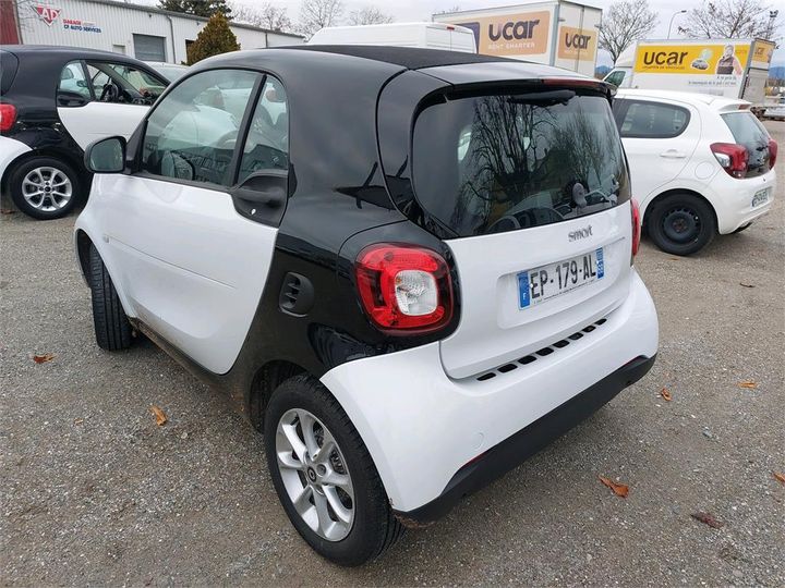 Photo 3 VIN: WME4533421K218436 - SMART FORTWO 