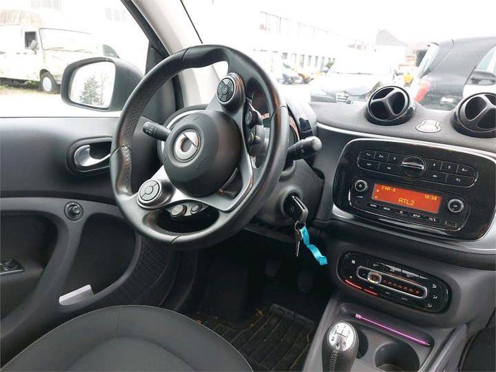 Photo 5 VIN: WME4533421K218436 - SMART FORTWO 