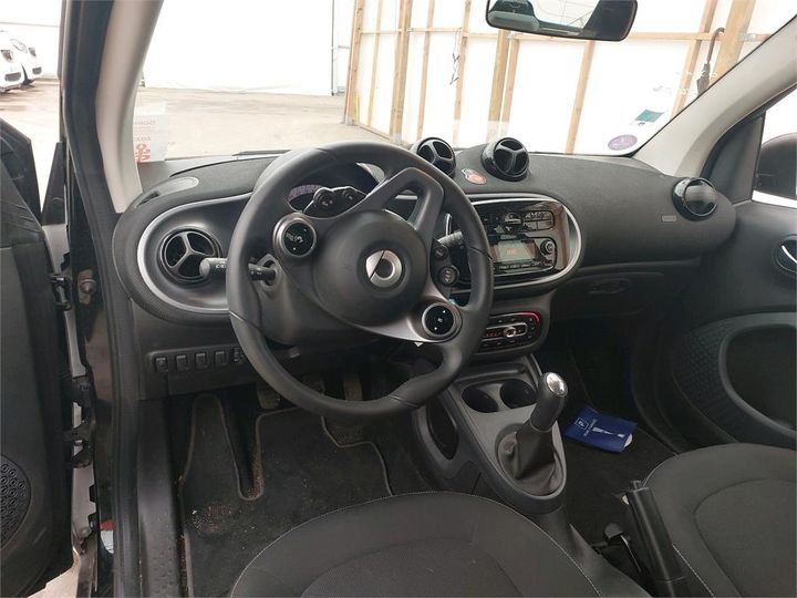 Photo 3 VIN: WME4533421K363713 - SMART FORTWO COUPE 