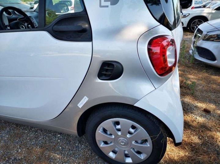 Photo 17 VIN: WME4533911K282019 - SMART FORTWO 