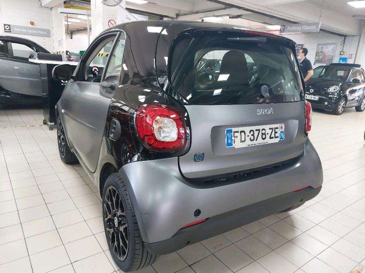 Photo 3 VIN: WME4533911K323357 - SMART FORTWO COUPE 