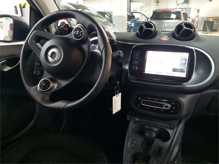 Photo 2 VIN: WME4533911K324659 - SMART FORTWO COUP 