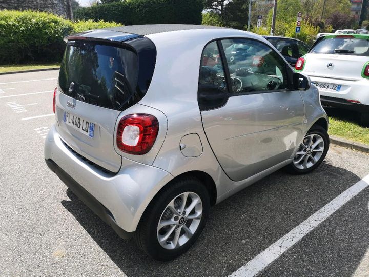 Photo 4 VIN: WME4533911K330447 - SMART FORTWO 