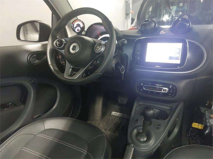 Photo 4 VIN: WME4533911K374405 - SMART FORTWO COUPE 