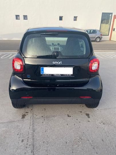 Photo 4 VIN: WME4533911K379981 - SMART FORTWO CITY CAR 