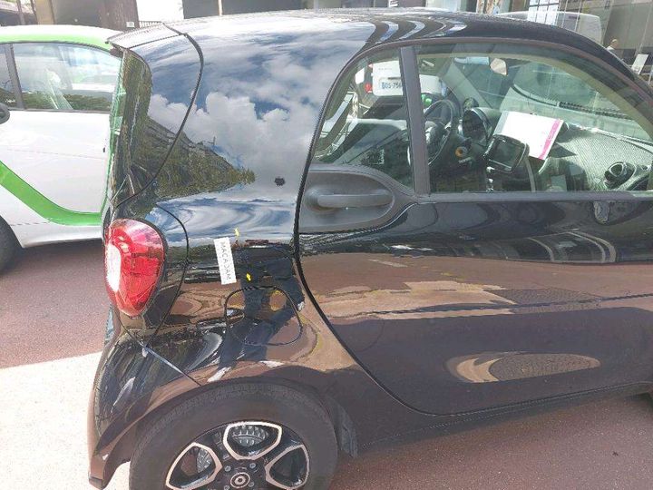 Photo 28 VIN: WME4533911K400212 - SMART FORTWO COUPE 