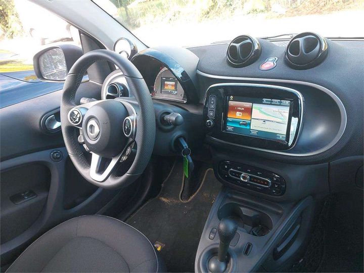 Photo 4 VIN: WME4533911K405057 - SMART FORTWO COUPE 