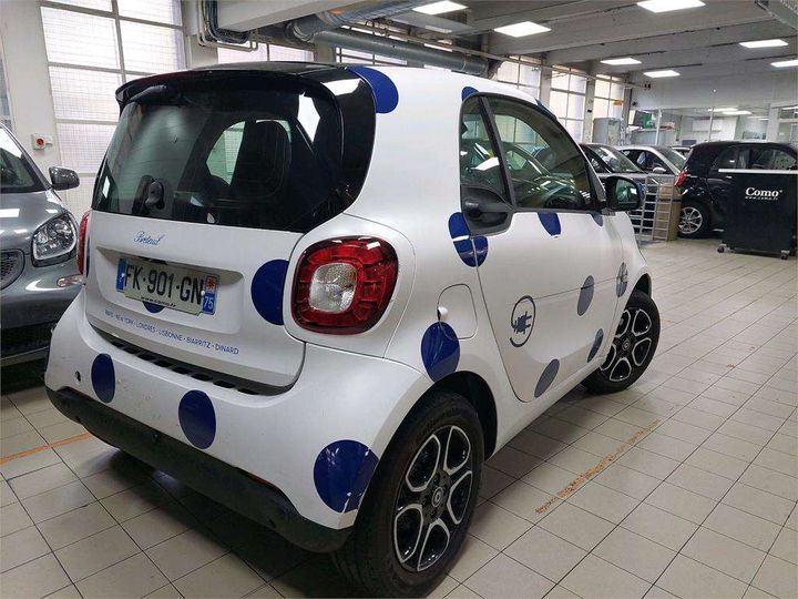 Photo 3 VIN: WME4533911K412484 - SMART FORTWO COUP 