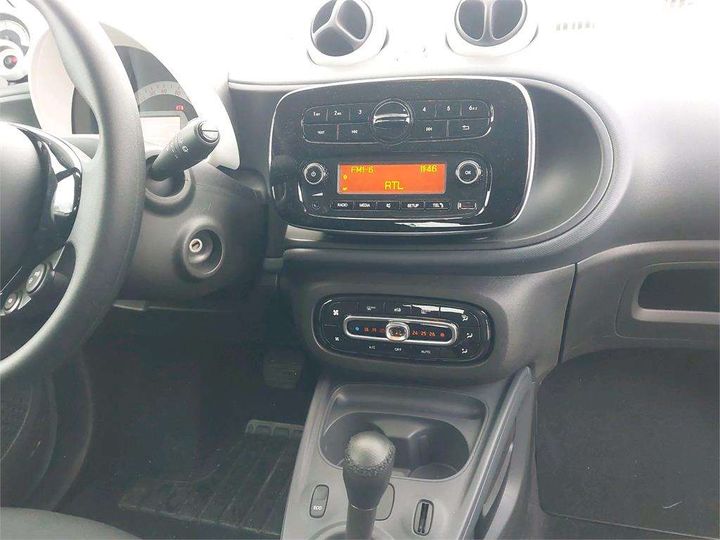 Photo 11 VIN: WME4533911K413136 - SMART FORTWO COUPE 