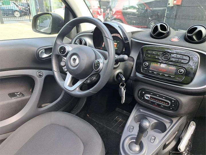 Photo 3 VIN: WME4534421K251637 - SMART FORTWO CABRIOLET 