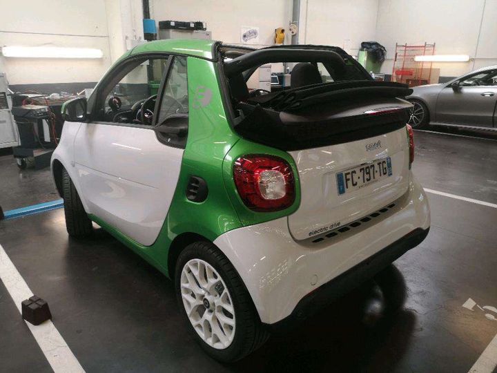 Photo 2 VIN: WME4534911K223696 - SMART FORTWO CABRIOLET 