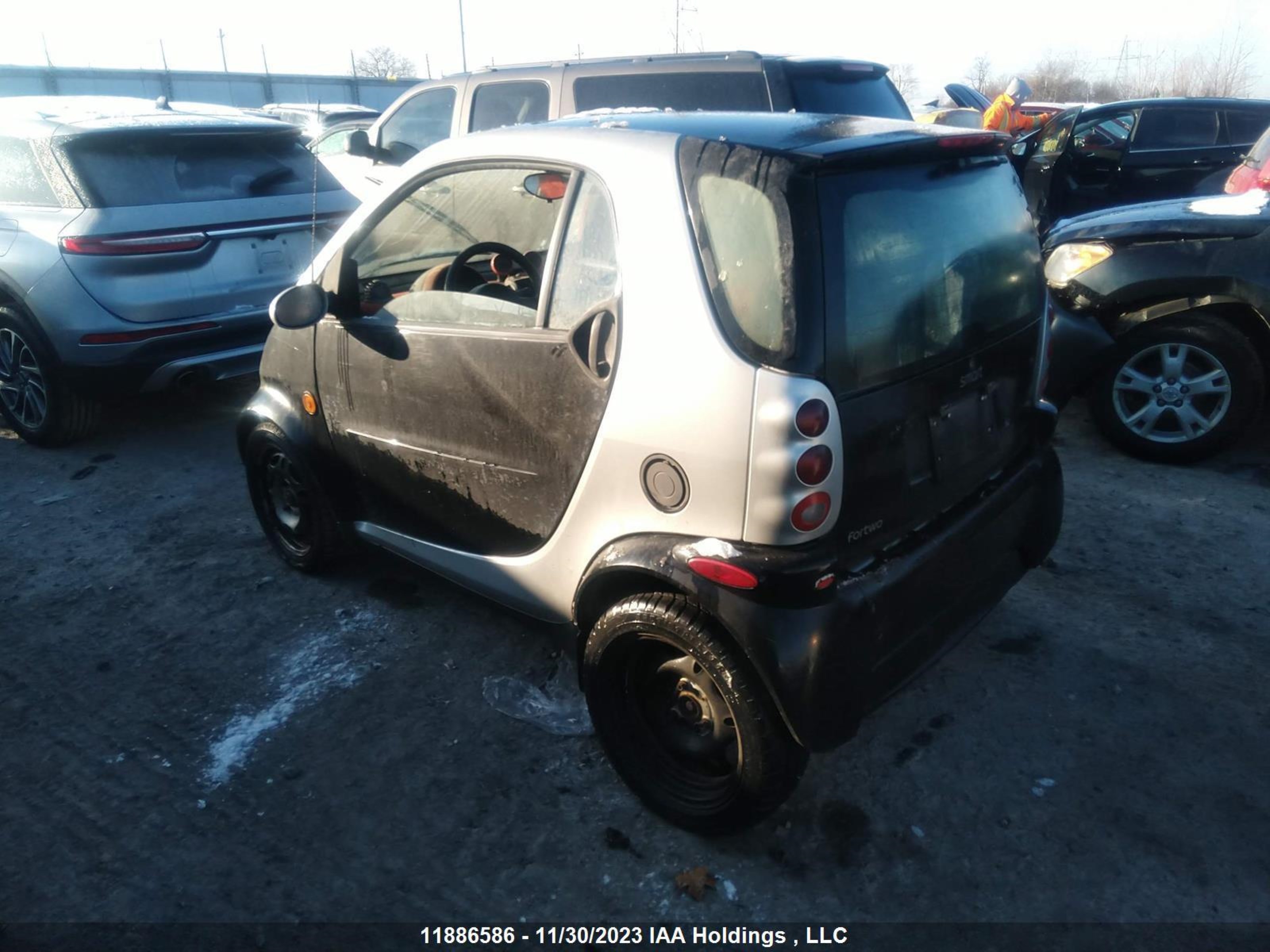 Photo 2 VIN: WMEAJ00F75J175547 - SMART FORTWO 