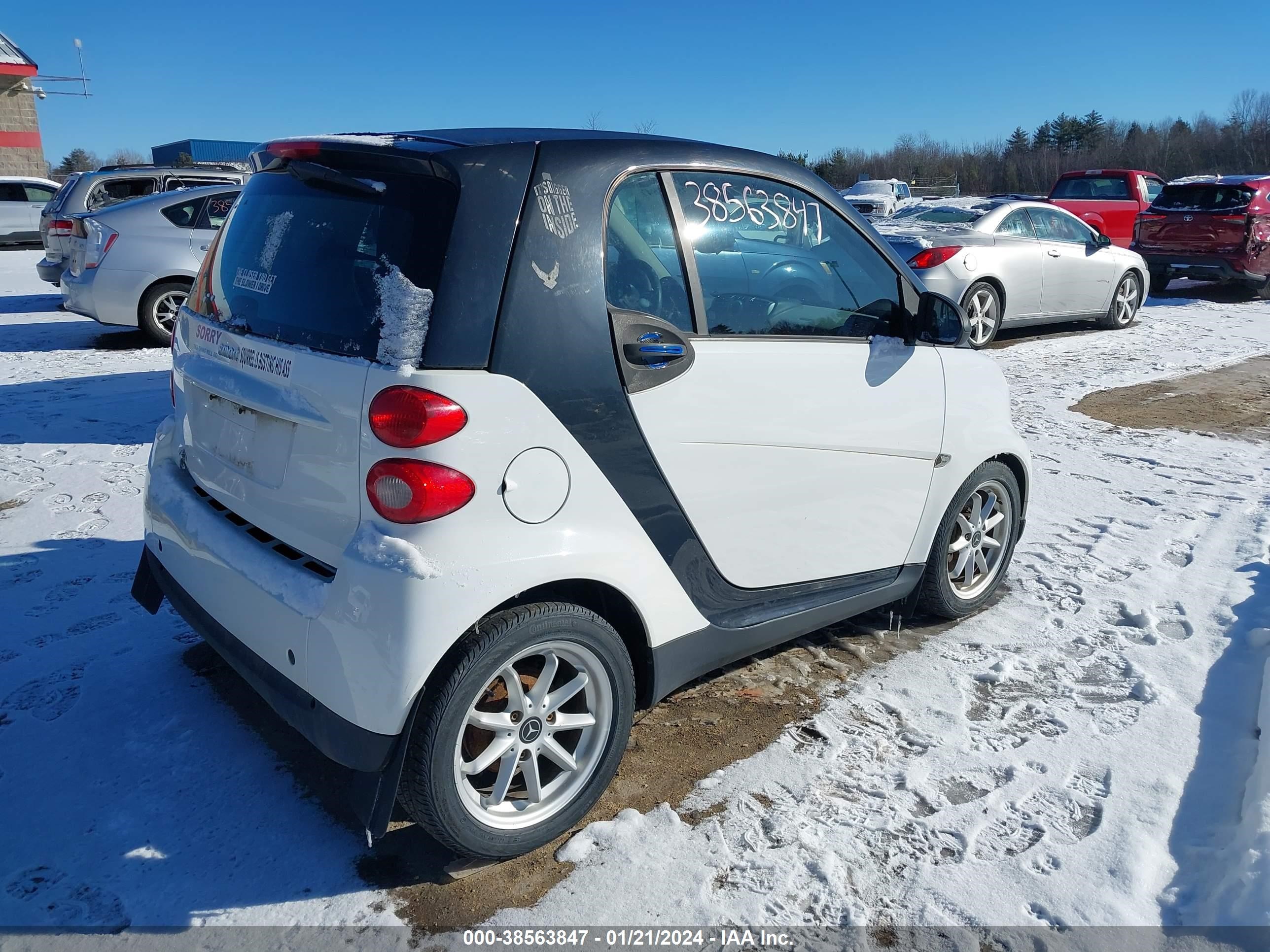 Photo 3 VIN: WMEEJ31X09K213839 - SMART FORTWO 