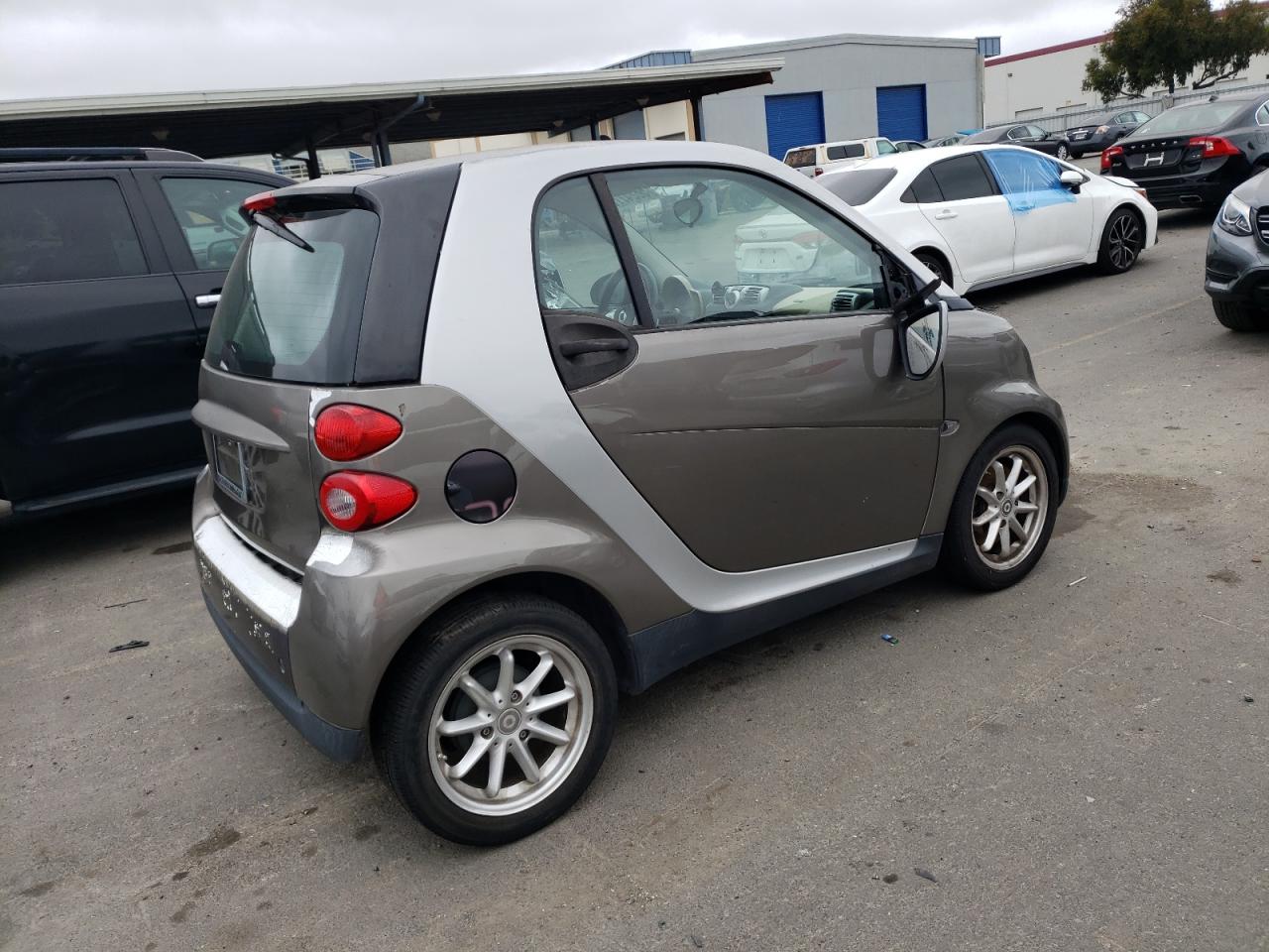 Photo 2 VIN: WMEEJ31X09K216191 - SMART FORTWO 