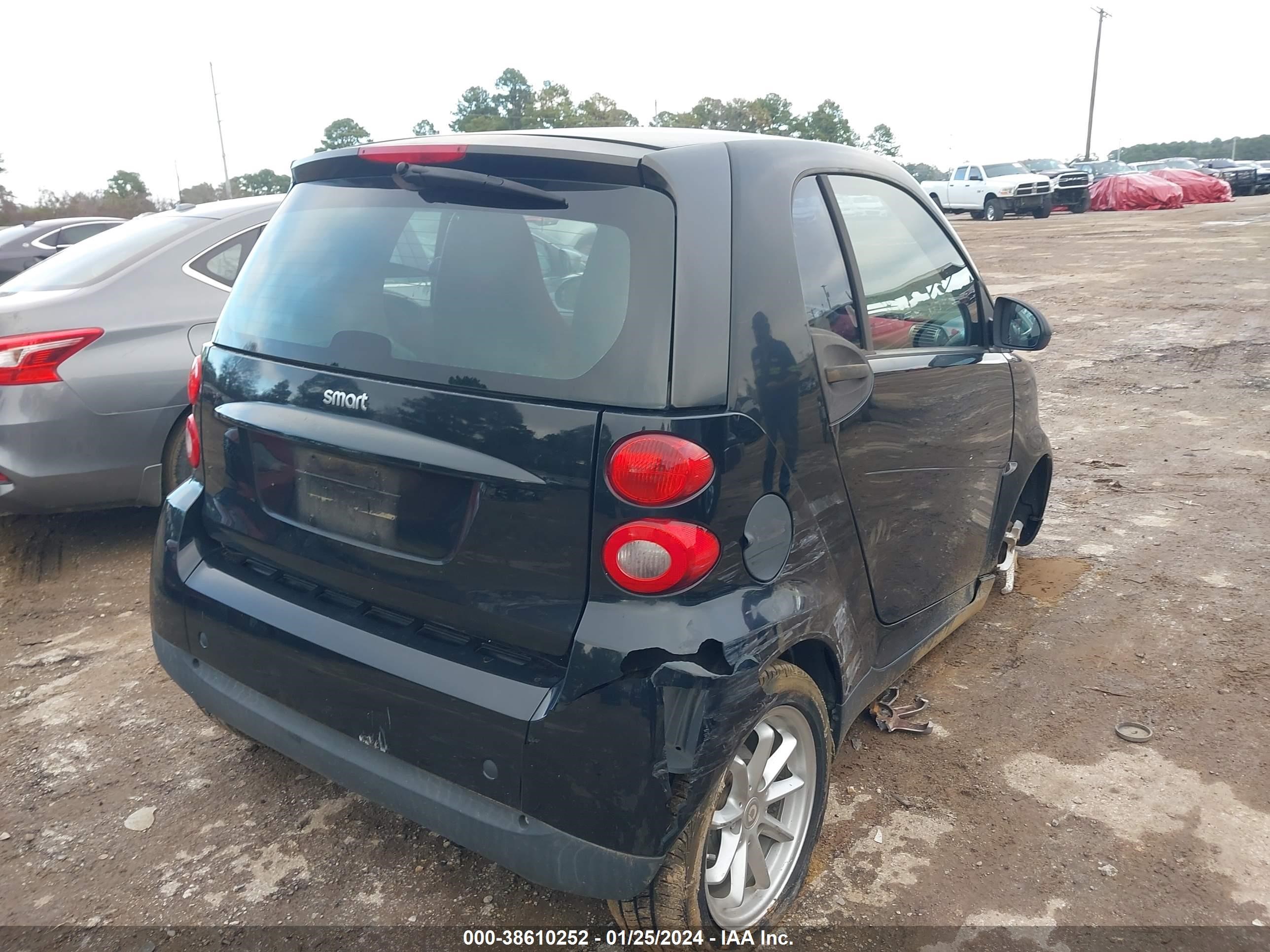 Photo 3 VIN: WMEEJ31X09K302536 - SMART FORTWO 