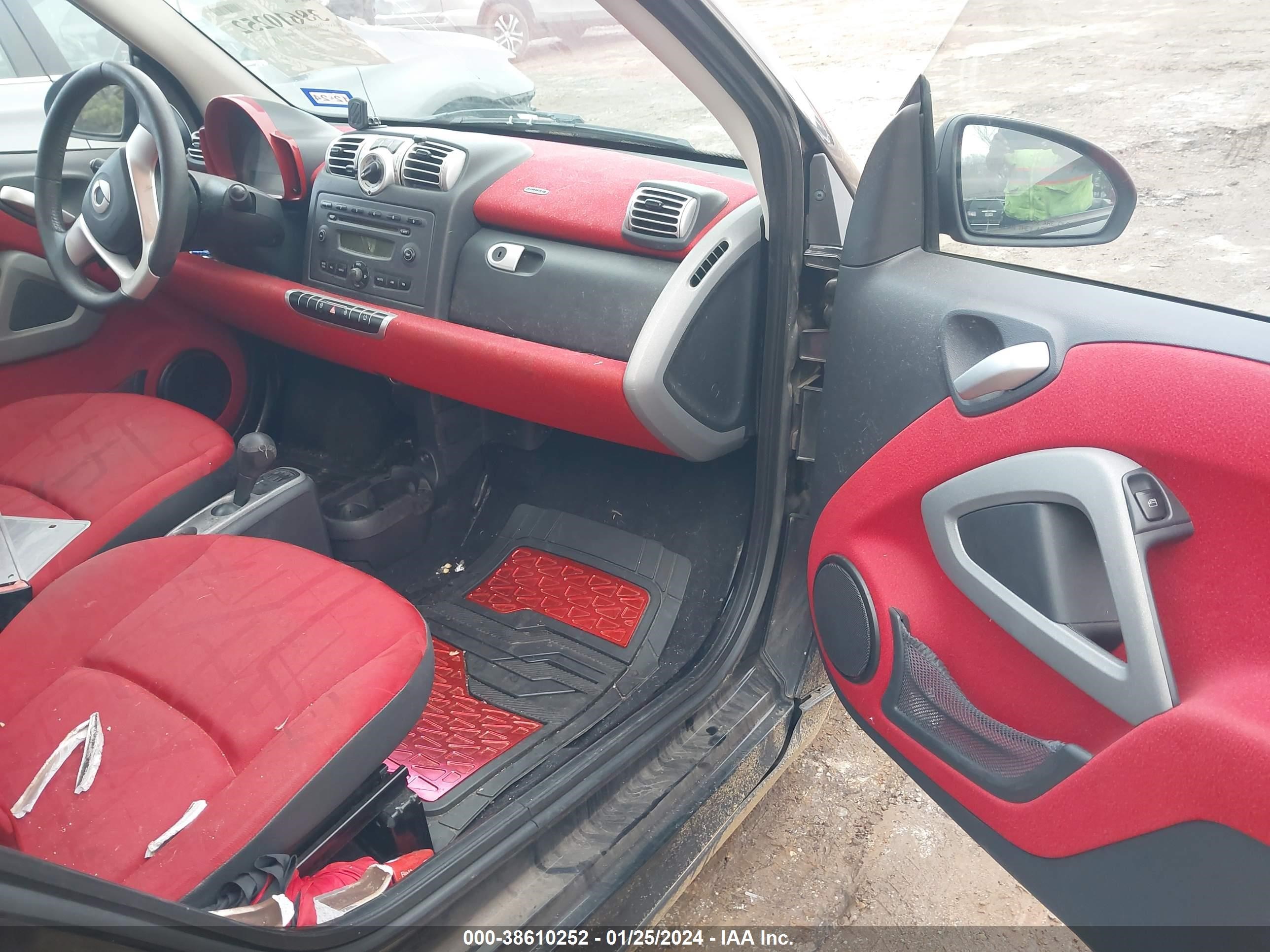 Photo 4 VIN: WMEEJ31X09K302536 - SMART FORTWO 