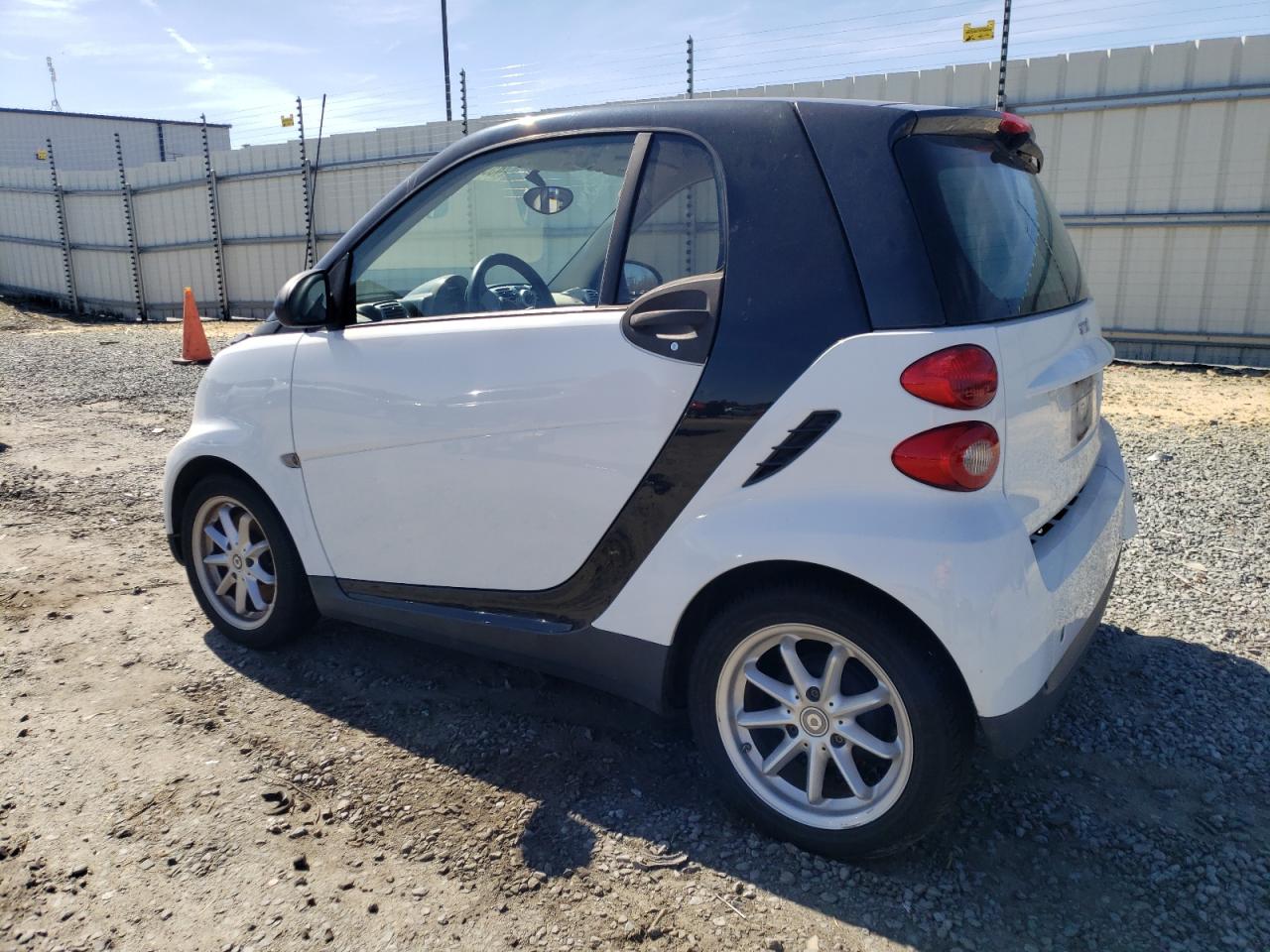 Photo 1 VIN: WMEEJ31X19K257820 - SMART FORTWO 