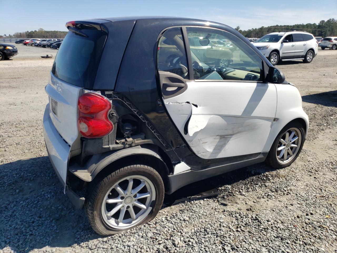 Photo 2 VIN: WMEEJ31X19K257820 - SMART FORTWO 