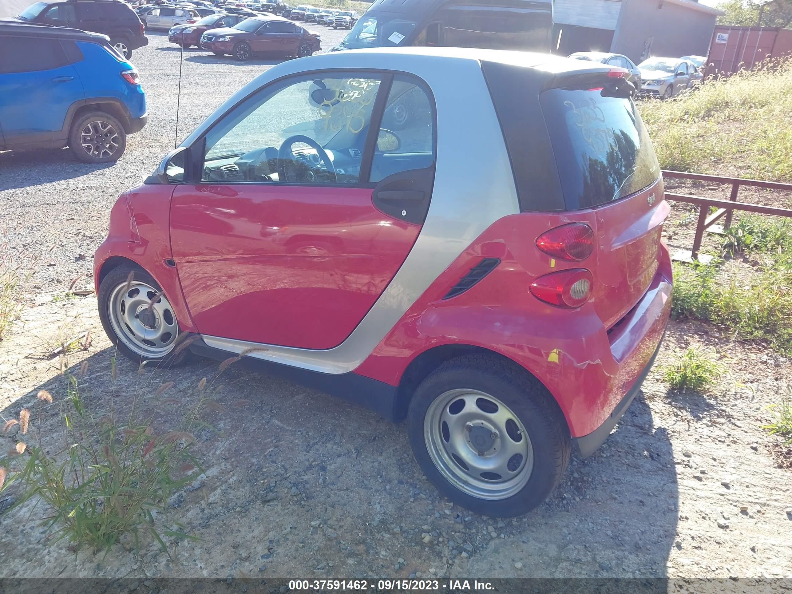 Photo 2 VIN: WMEEJ31X19K295306 - SMART FORTWO 