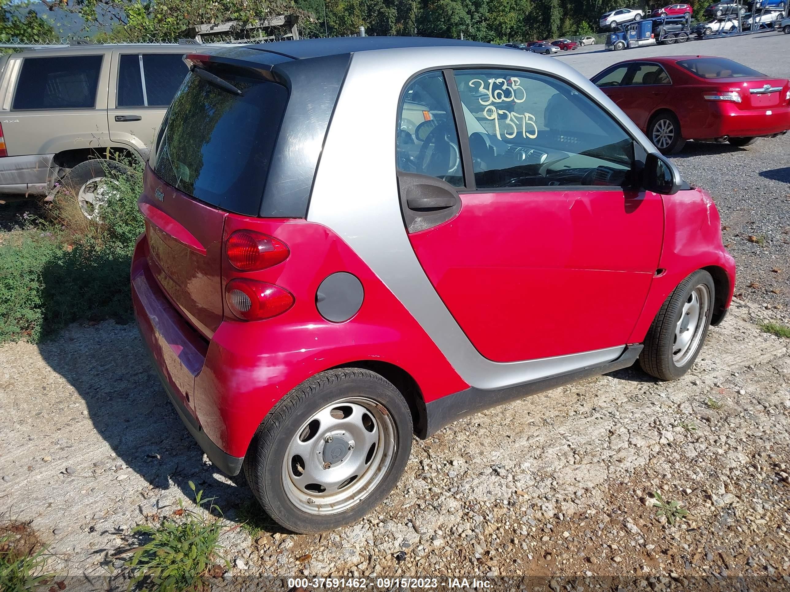 Photo 3 VIN: WMEEJ31X19K295306 - SMART FORTWO 