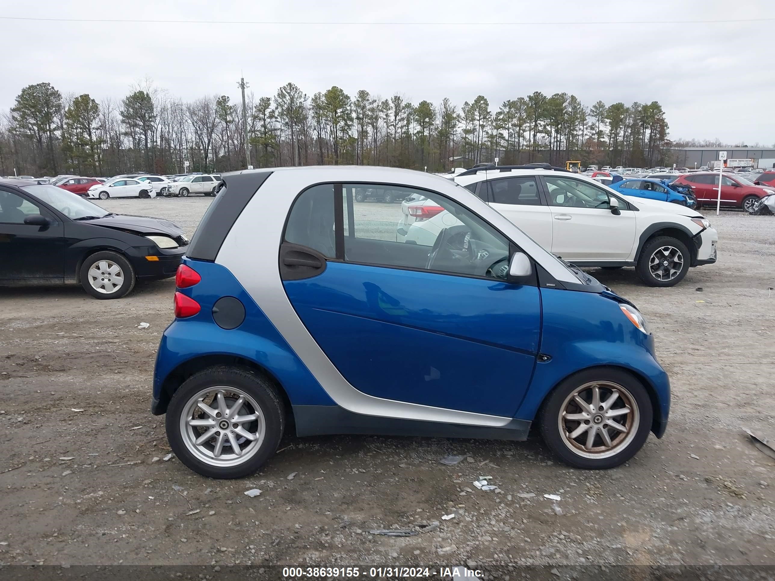 Photo 12 VIN: WMEEJ31X19K309267 - SMART FORTWO 