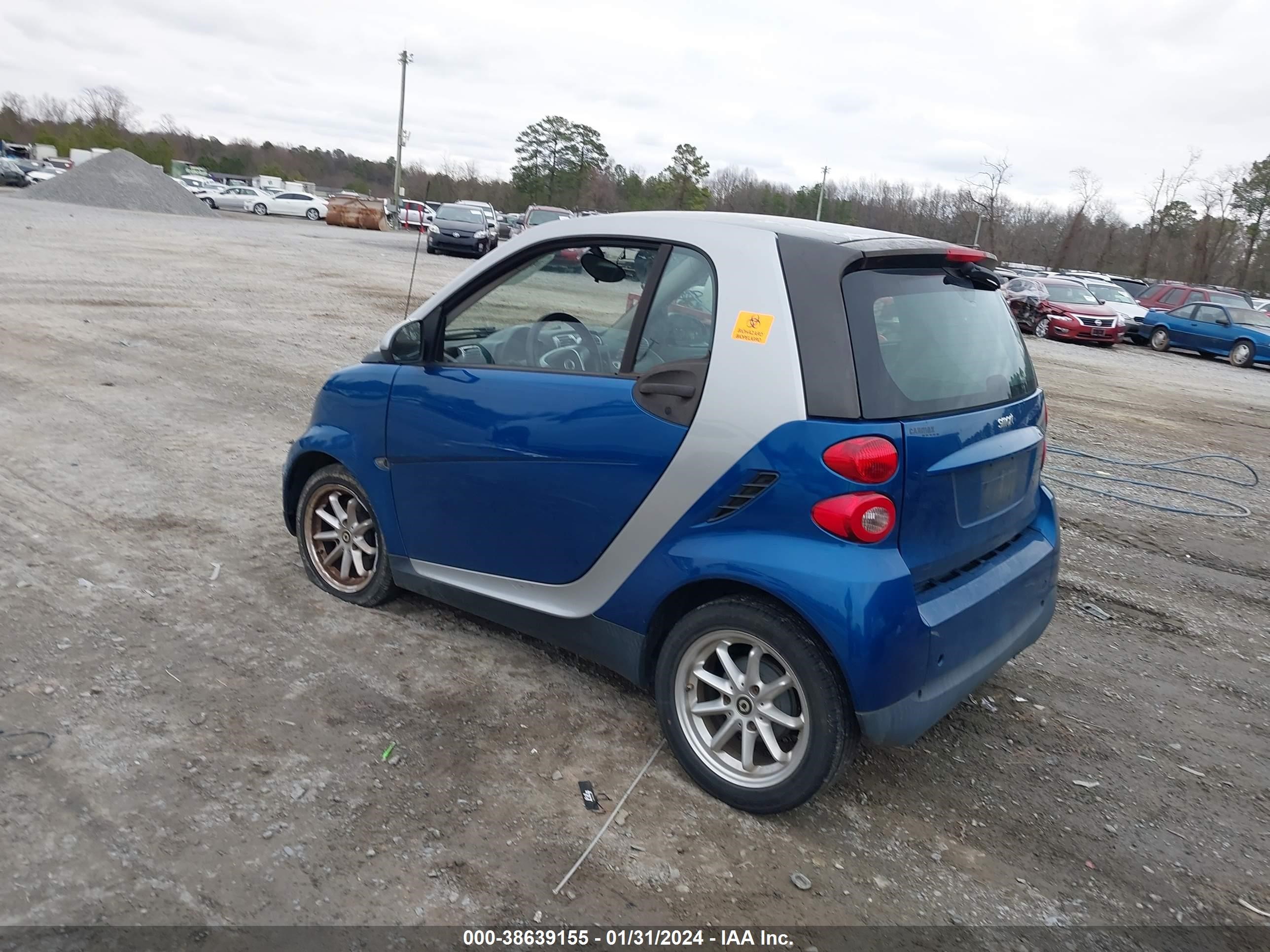 Photo 2 VIN: WMEEJ31X19K309267 - SMART FORTWO 