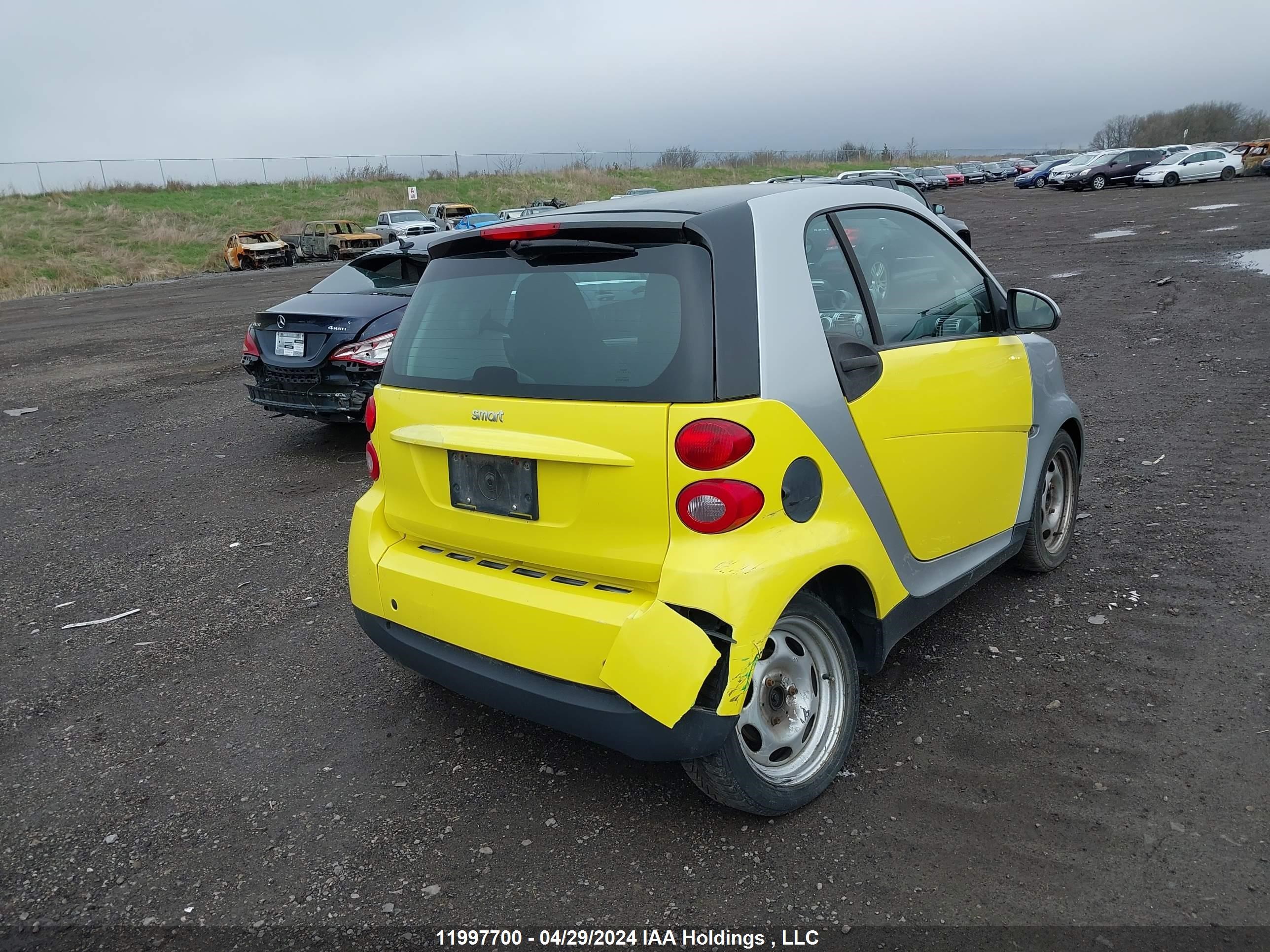 Photo 3 VIN: WMEEJ31X28K063764 - SMART FORTWO 