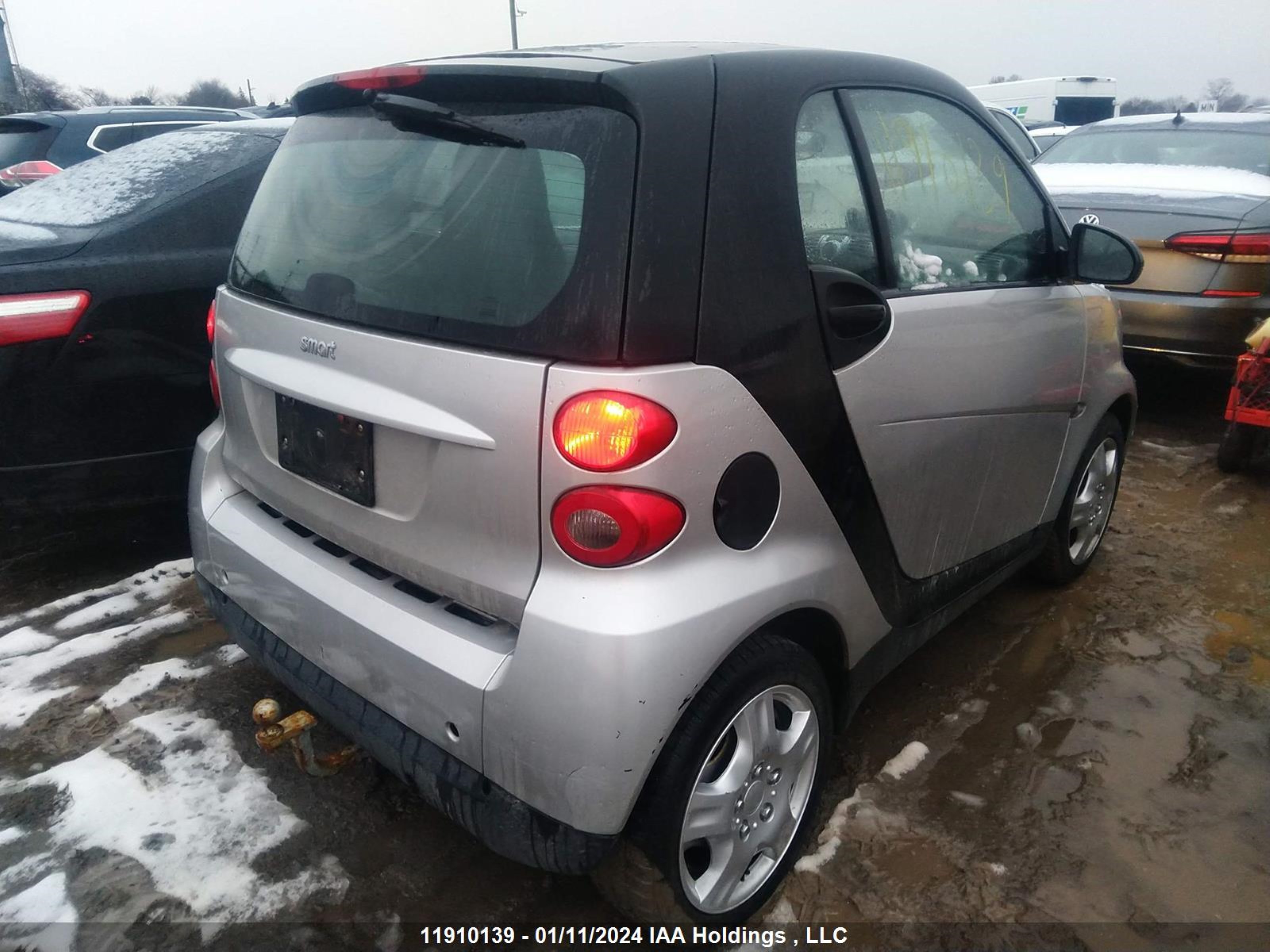 Photo 3 VIN: WMEEJ31X28K074599 - SMART FORTWO 