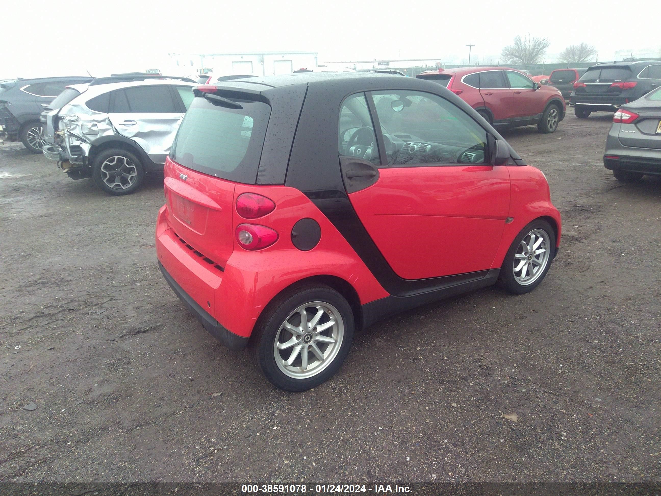 Photo 3 VIN: WMEEJ31X28K185041 - SMART FORTWO 