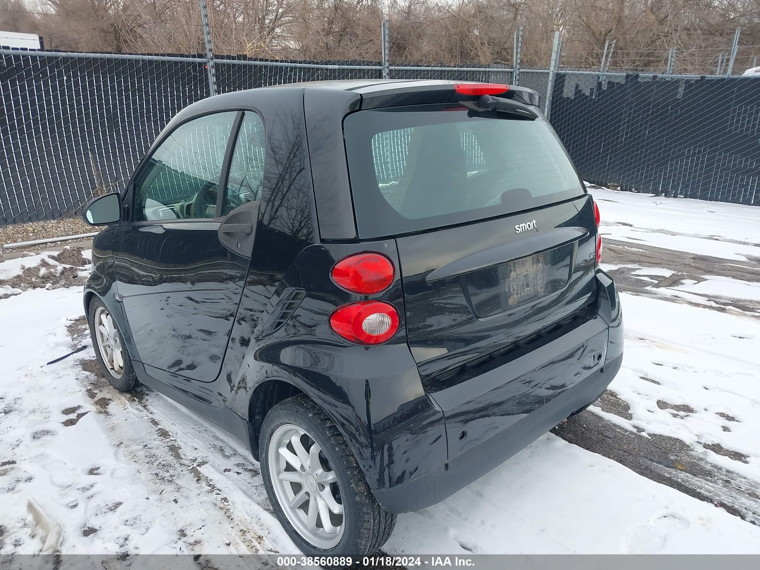 Photo 2 VIN: WMEEJ31X29K270222 - SMART FORTWO 