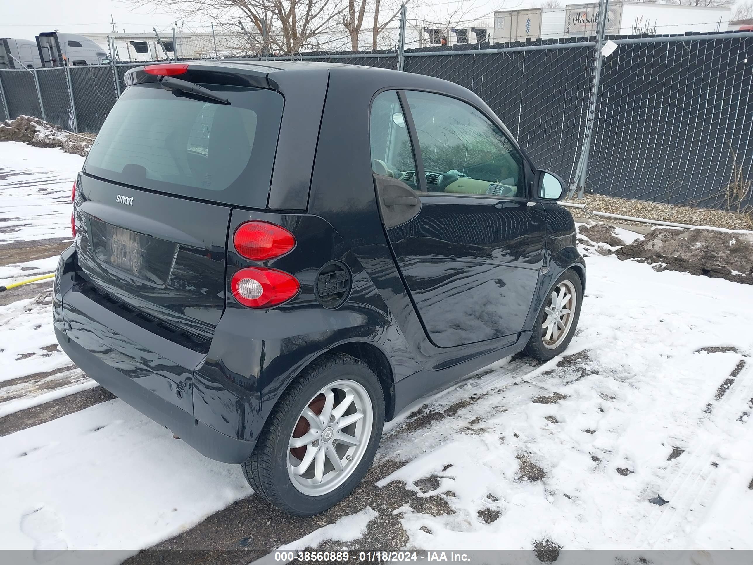 Photo 3 VIN: WMEEJ31X29K270222 - SMART FORTWO 