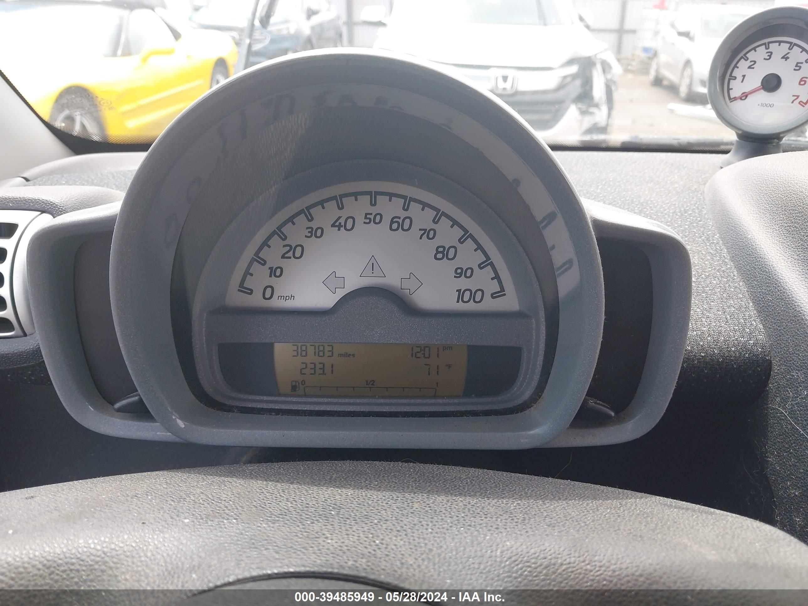 Photo 6 VIN: WMEEJ31X29K299834 - SMART FORTWO 