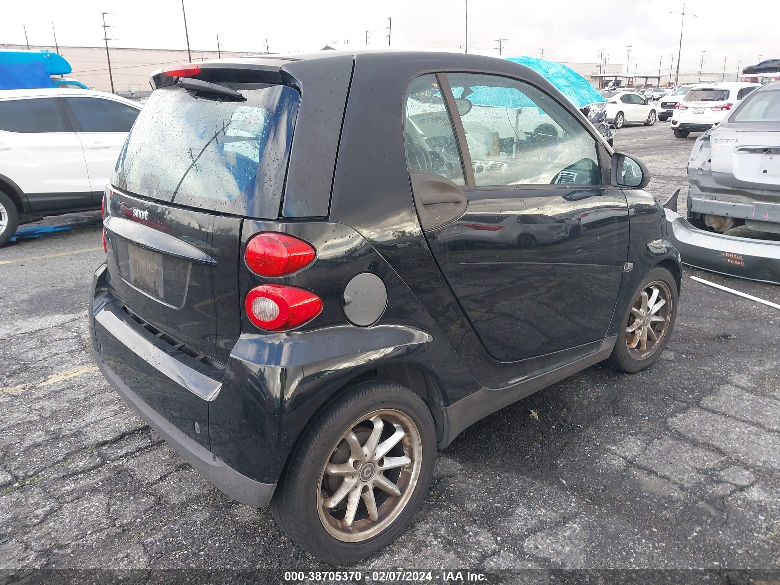 Photo 3 VIN: WMEEJ31X39K228335 - SMART FORTWO 