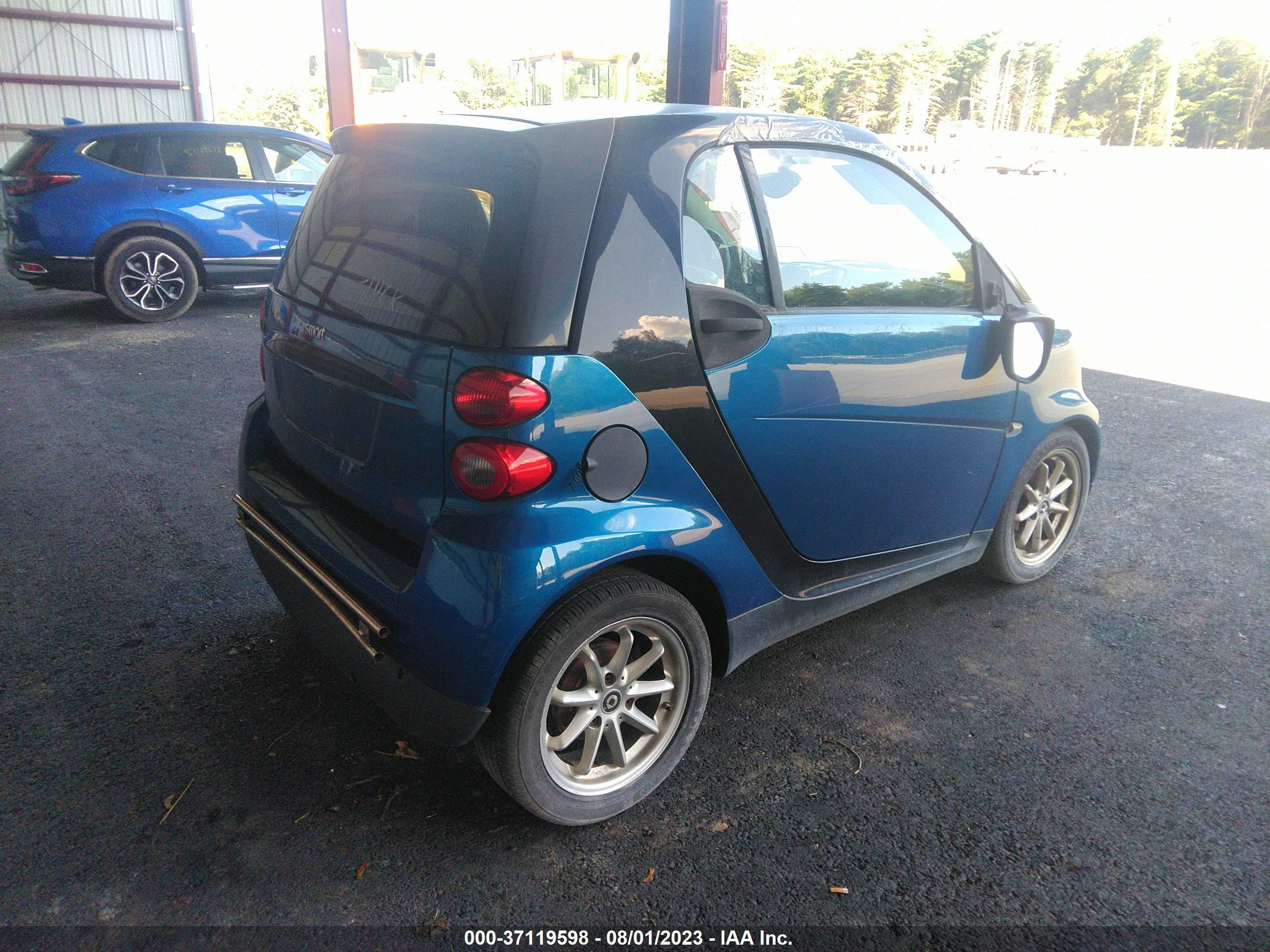 Photo 3 VIN: WMEEJ31X48K195148 - SMART FORTWO 