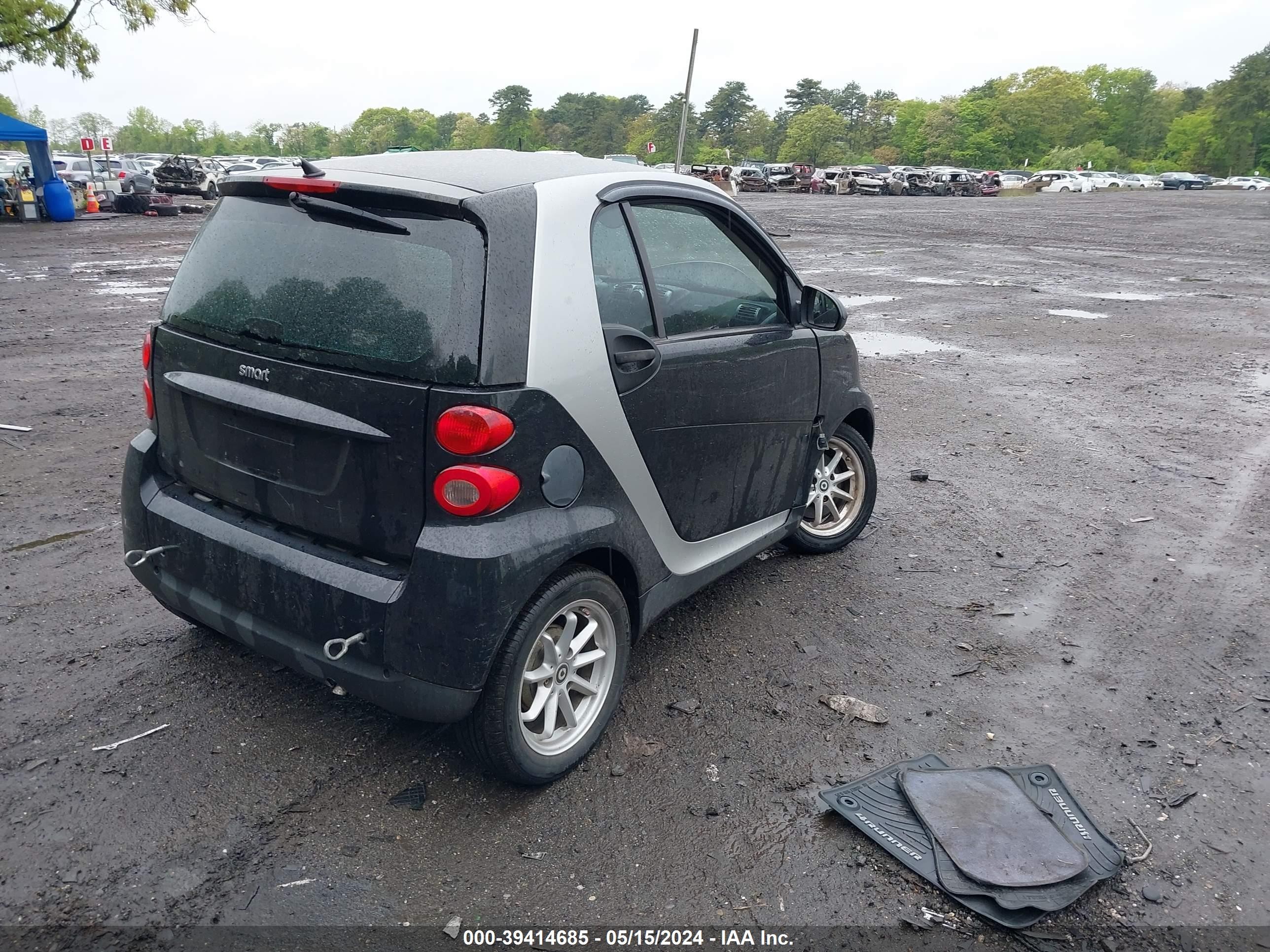 Photo 3 VIN: WMEEJ31X88K145529 - SMART FORTWO 