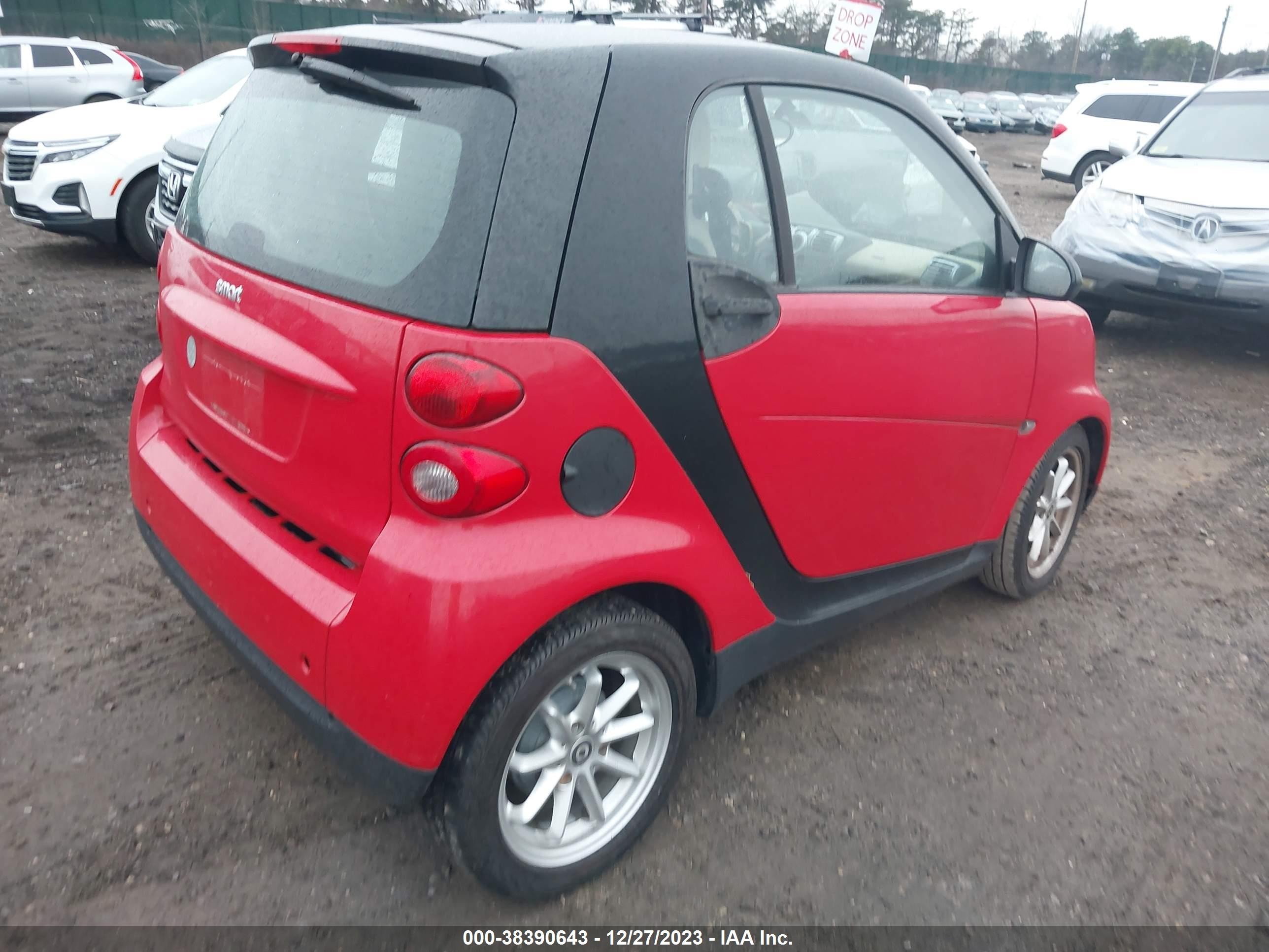 Photo 3 VIN: WMEEJ31X89K276767 - SMART FORTWO 