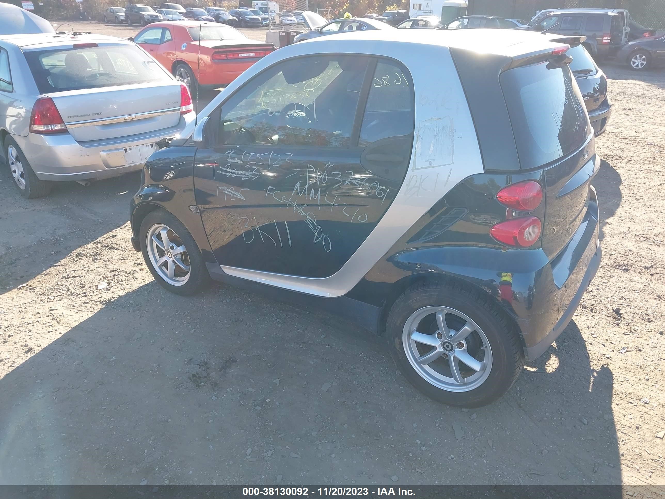 Photo 2 VIN: WMEEJ31X99K249979 - SMART FORTWO 