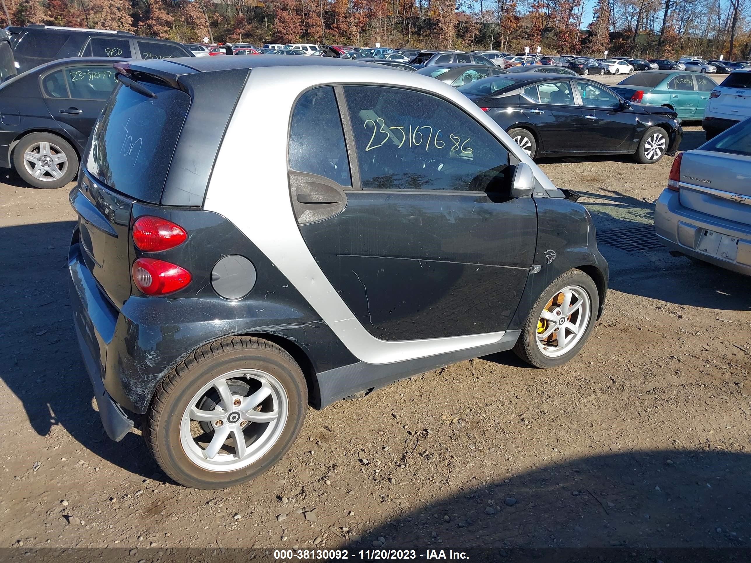 Photo 3 VIN: WMEEJ31X99K249979 - SMART FORTWO 