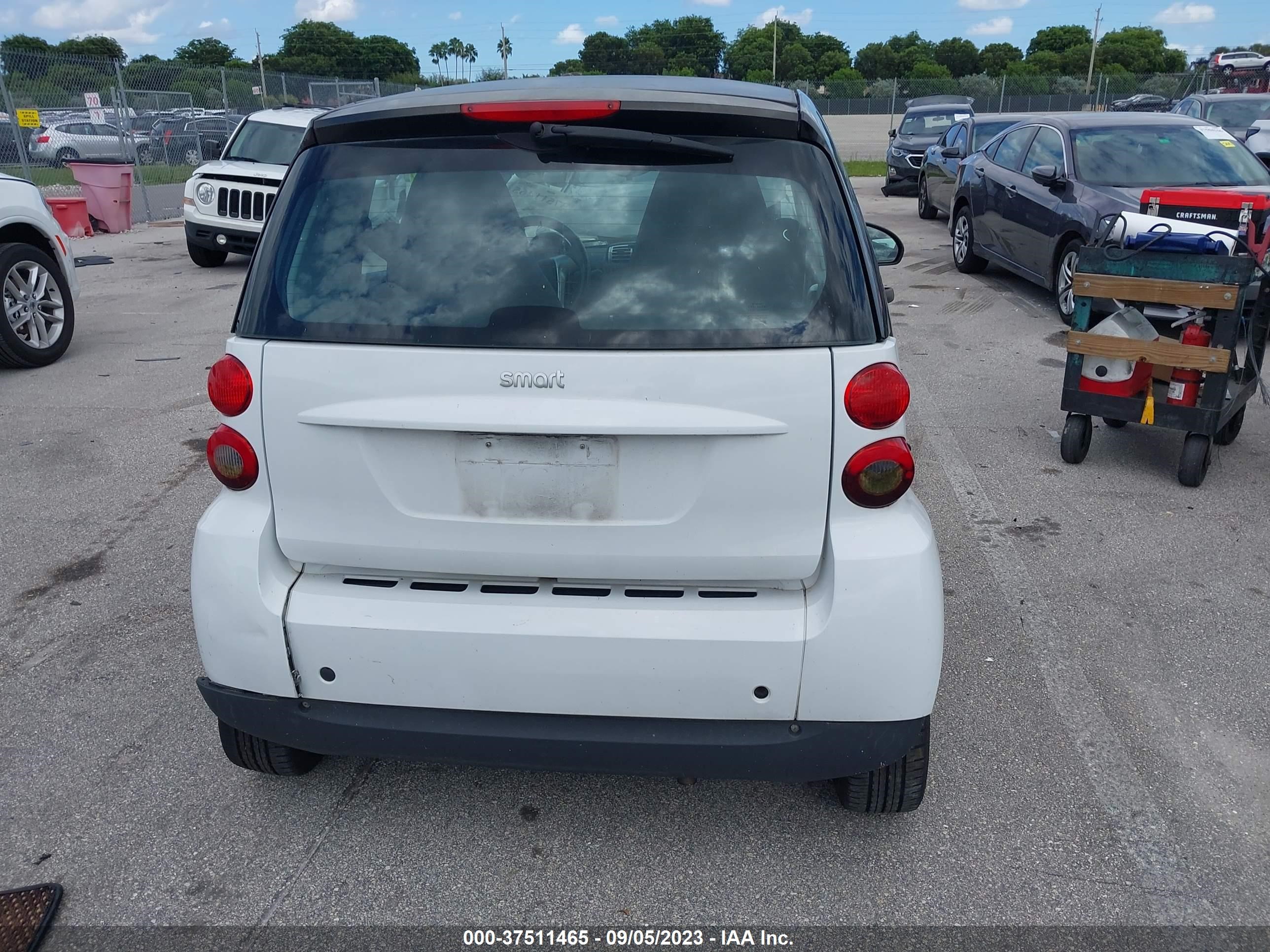 Photo 15 VIN: WMEEJ31X99K259234 - SMART FORTWO 