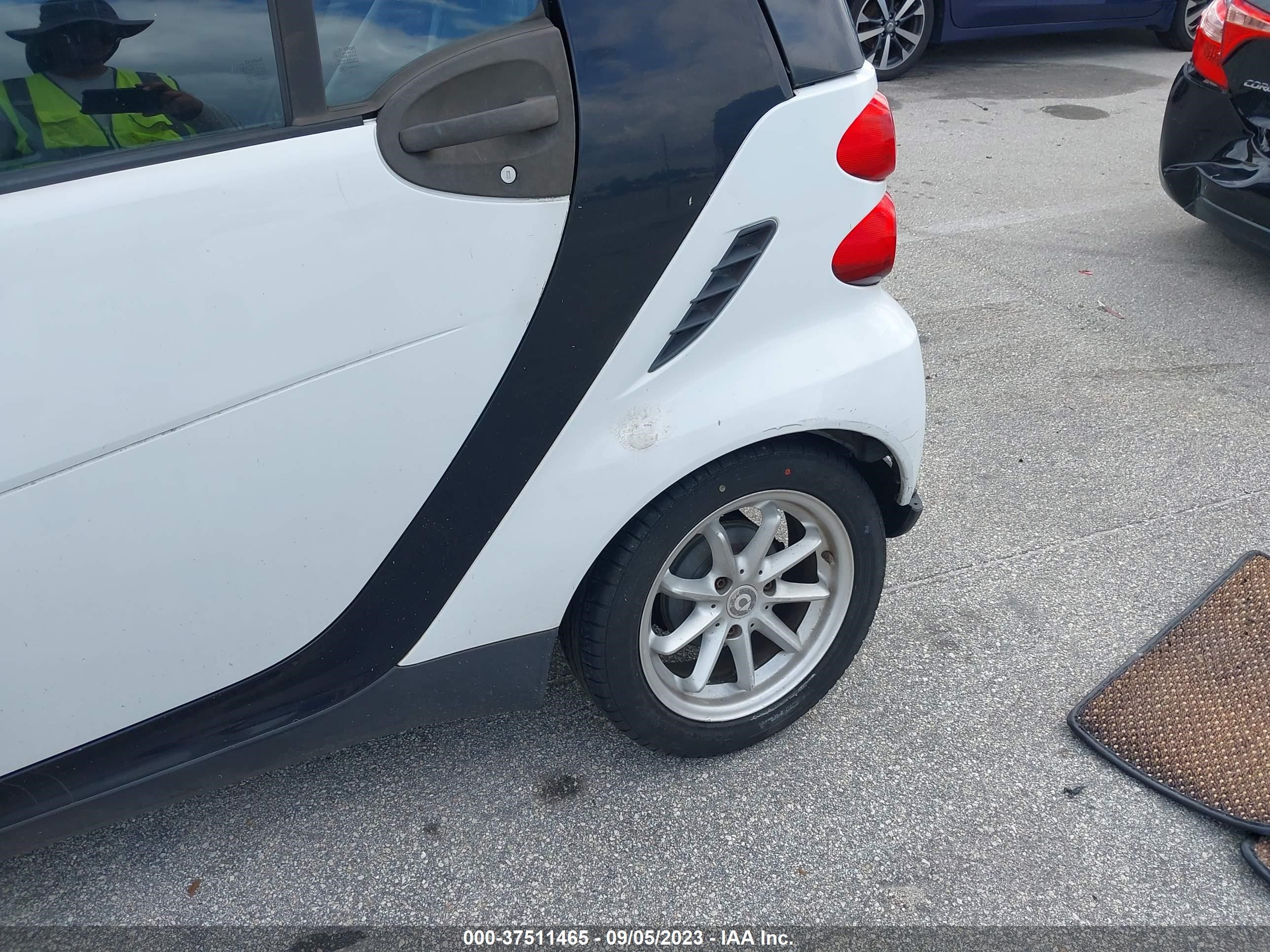 Photo 5 VIN: WMEEJ31X99K259234 - SMART FORTWO 