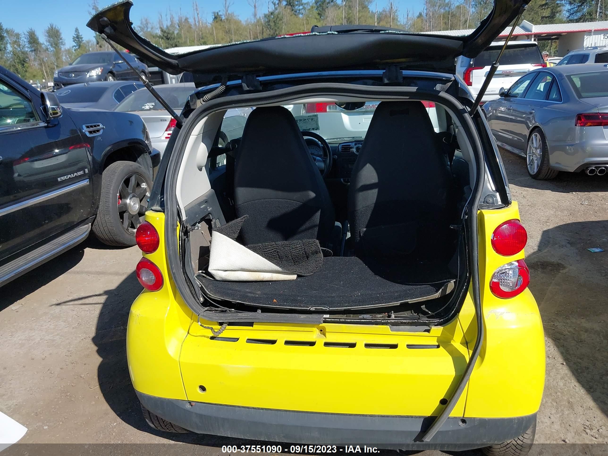 Photo 16 VIN: WMEEJ31XX8K130384 - SMART FORTWO 