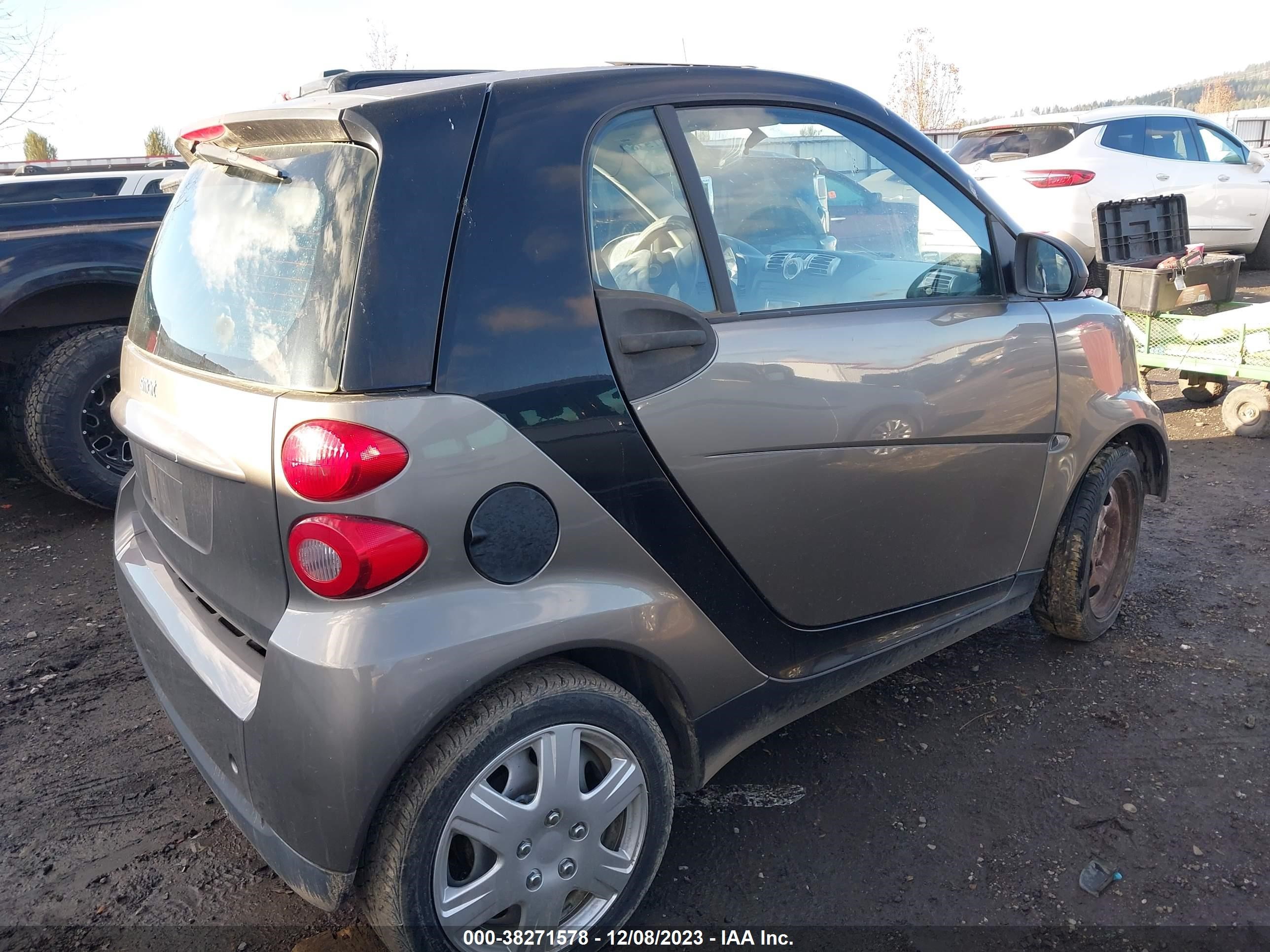 Photo 3 VIN: WMEEJ31XX9K302169 - SMART FORTWO 