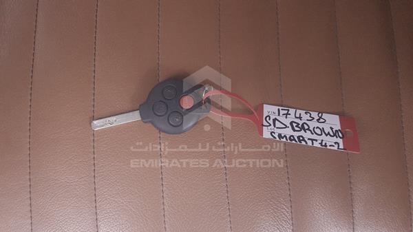 Photo 3 VIN: WMEEJ3BA0DK717438 - SMART FORTWO 