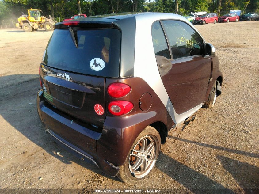 Photo 3 VIN: WMEEJ3BA0DK717889 - SMART FORTWO 