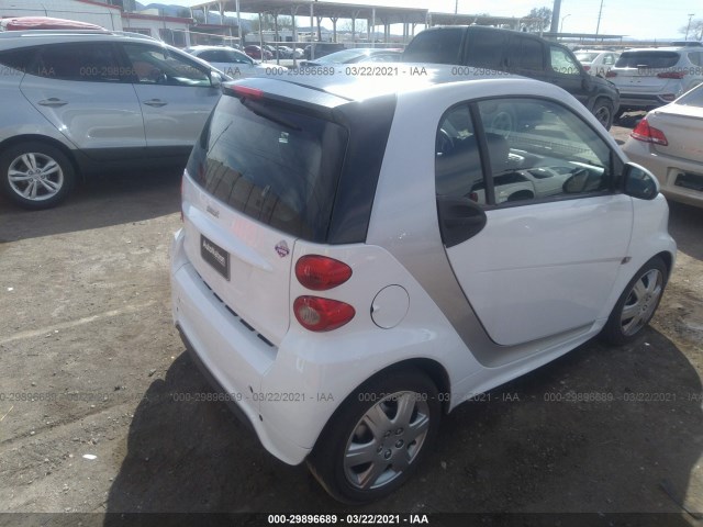 Photo 3 VIN: WMEEJ3BA0FK806932 - SMART FORTWO 