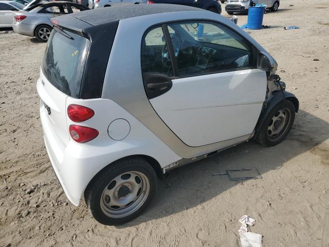 Photo 2 VIN: WMEEJ3BA0FK809507 - SMART FORTWO PUR 