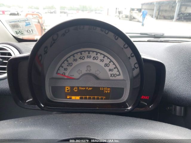 Photo 6 VIN: WMEEJ3BA1EK779626 - SMART FORTWO 