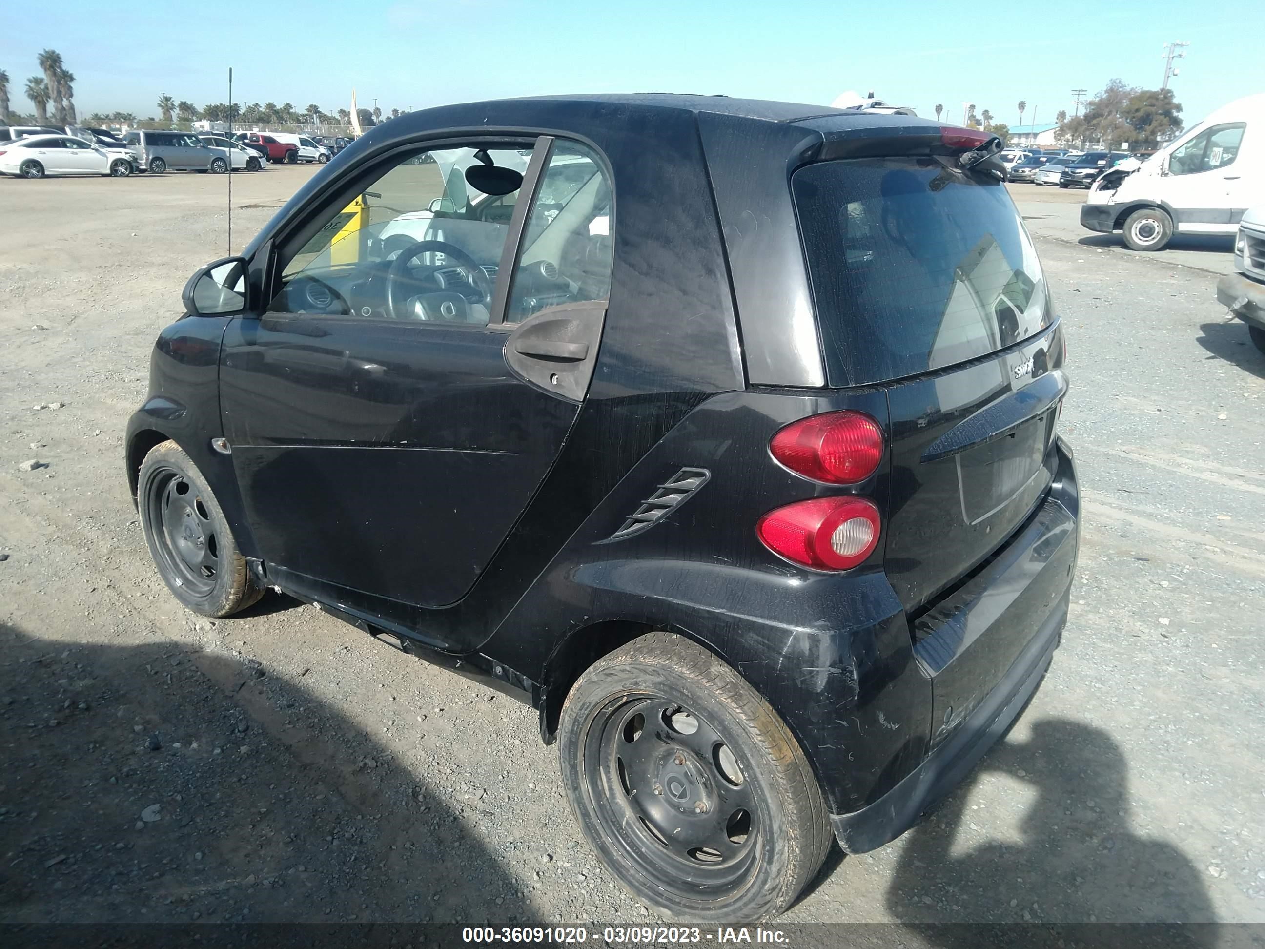 Photo 2 VIN: WMEEJ3BA1FK801139 - SMART FORTWO 